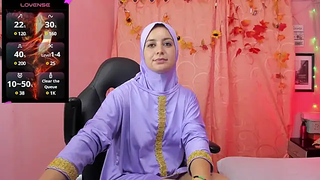 Snapshot of BadraSaadi chatting on December 10, 4:17 pm BadraSaadi online show from December 10, 4:17 pm