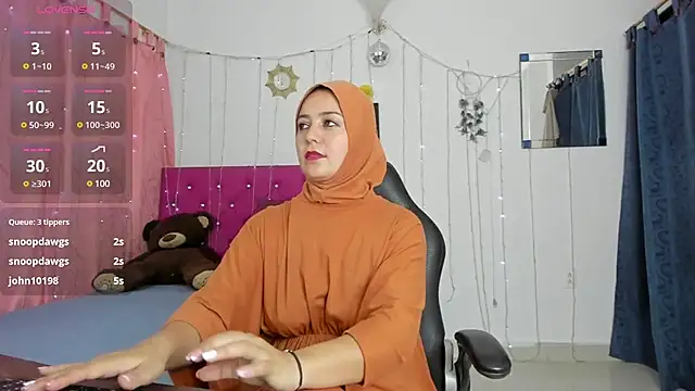 Snapshot of BadraSaadi chatting on February 2, 1:19 pm BadraSaadi online show from February 2, 1:19 pm