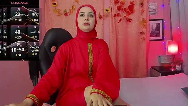 Snapshot of BadraSaadi chatting on February 6, 12:26 pm BadraSaadi online show from February 6, 12:26 pm