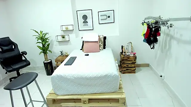 afrodita martinez online show from January 8, 3:28 pm