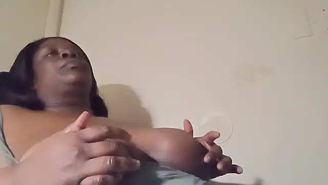 whitwhit86 online show from September 13, 10:15 am