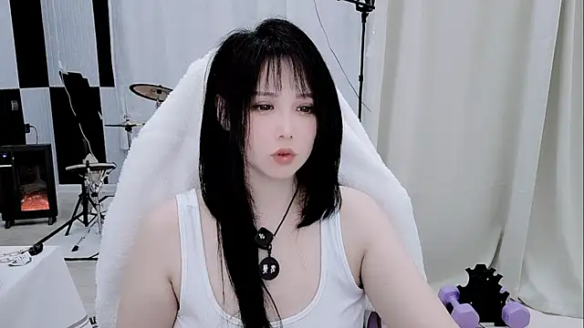 Vaness-a online show from April 12, 7:19 pm