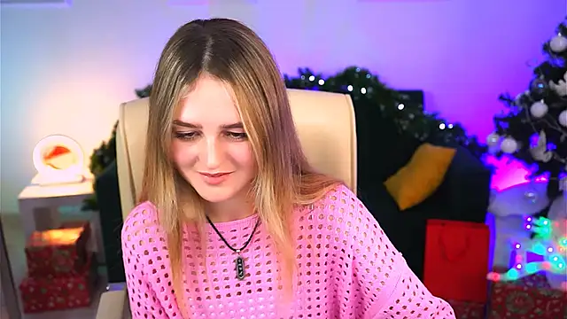 Snapshot of DeboraLarson chatting on December 21, 7:13 am DeboraLarson online show from December 21, 7:13 am