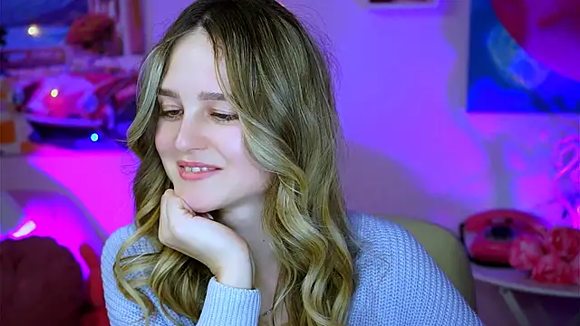 Snapshot of DeboraLarson chatting on February 10, 12:52 am DeboraLarson online show from February 10, 12:52 am