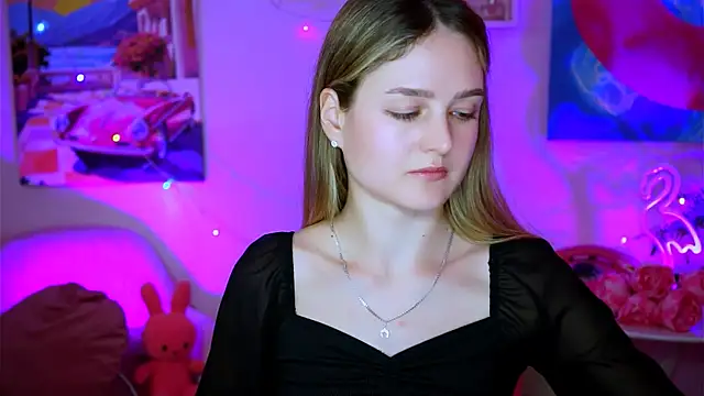 Snapshot of DeboraLarson chatting on February 13, 8:06 am DeboraLarson online show from February 13, 8:06 am