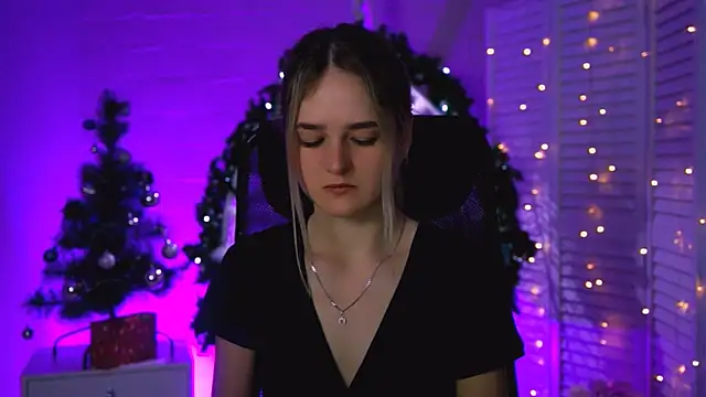 DeboraLarson online show from December 23, 3:15 am