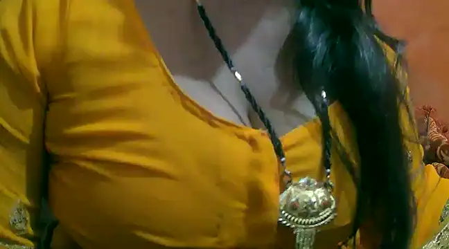 Snapshot of LOVE-SUSHILA chatting on February 5, 8:43 am LOVE-SUSHILA online show from February 5, 8:43 am