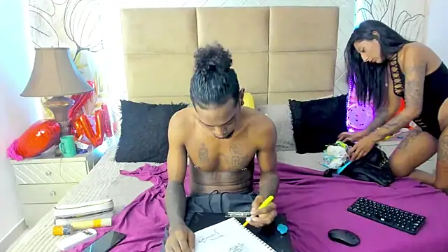 bigblackhotx1 online show from September 15, 5:40 am