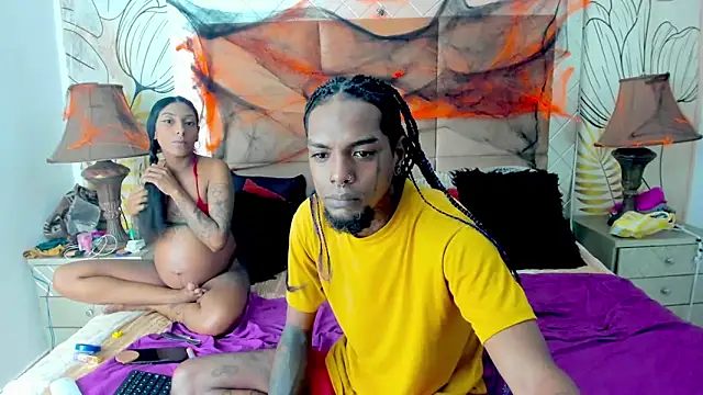 Snapshot of bigblackhotx1 chatting on October 23, 7:40 am bigblackhotx1 online show from October 23, 7:40 am