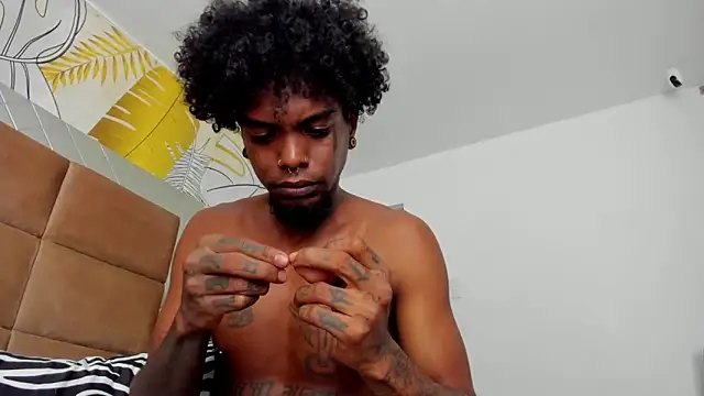 Snapshot of bigblackhotx1 chatting on November 30, 6:06 am bigblackhotx1 online show from November 30, 6:06 am