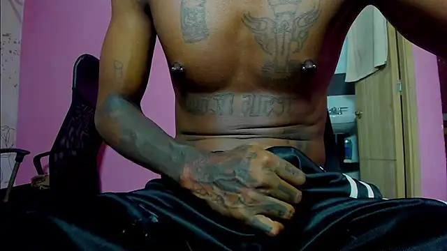 bigblackhotx1 online show from March 18, 10:18 am