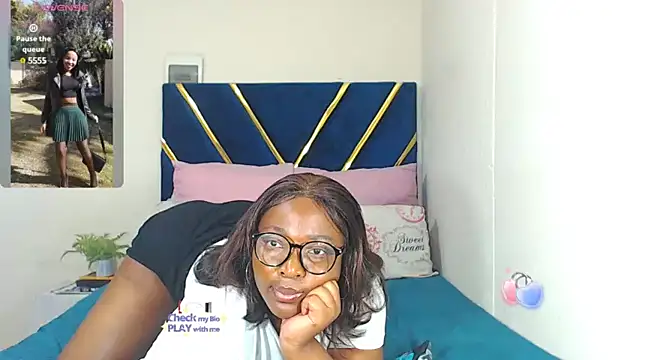 Snapshot of veronica1xxx chatting on January 16, 12:55 am veronica1xxx online show from January 16, 12:55 am