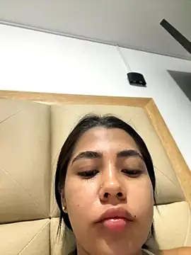 Snapshot of darsha_90 chatting on October 21, 2:12 am darsha 90 online show from October 21, 2:12 am