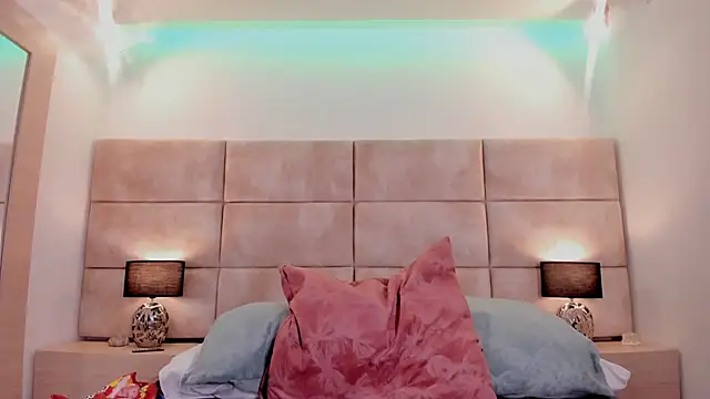 Eevee Taylor online show from January 27, 12:16 pm