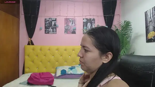 Snapshot of candiapole chatting on February 14, 4:09 pm candiapole online show from February 14, 4:09 pm