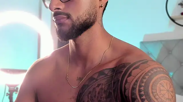 LiamGarcia1 online show from January 10, 3:48 pm