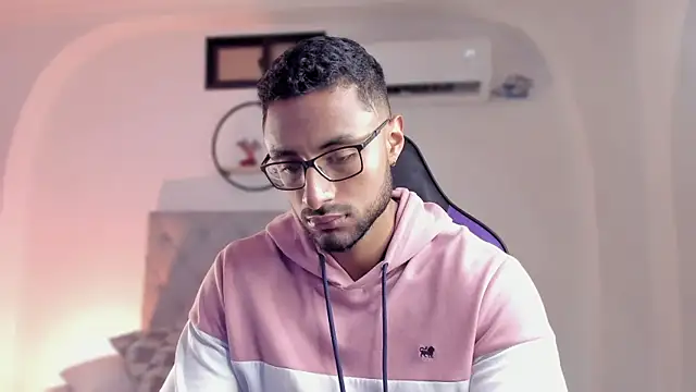 LiamGarcia1 online show from January 19, 7:46 am