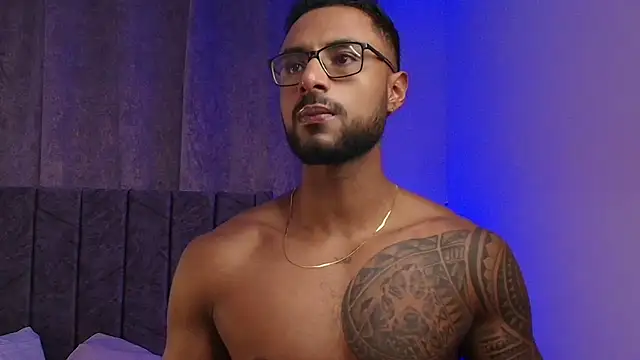 LiamGarcia1 online show from February 9, 2:49 am