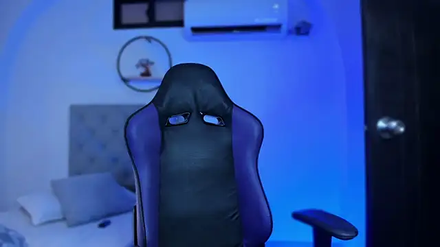 LiamGarcia1 online show from February 10, 1:33 pm