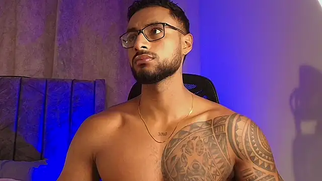 LiamGarcia1 online show from February 17, 1:10 pm