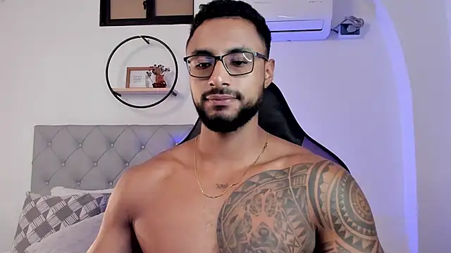 LiamGarcia1 online show from February 20, 12:25 pm