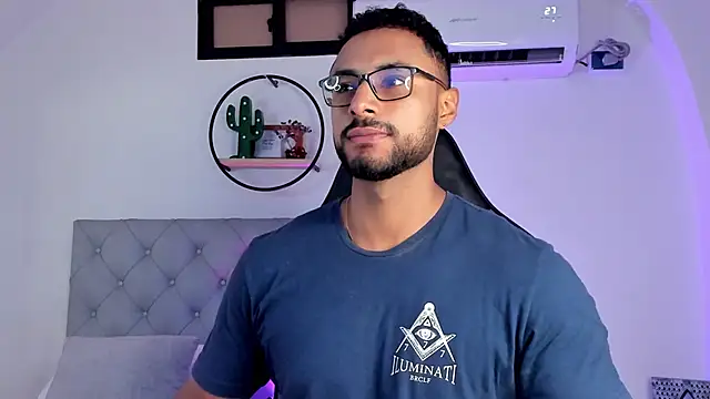 LiamGarcia1 online show from February 27, 1:28 pm