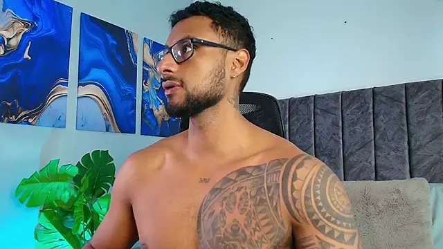 LiamGarcia1 online show from September 23, 3:04 pm