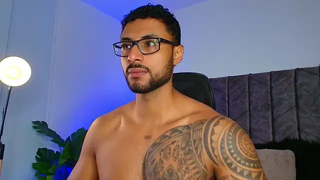 LiamGarcia1 online show from October 24, 1:07 pm