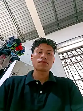 Snapshot of kgmc2 chatting on December 17, 9:05 pm kgmc2 online show from December 17, 9:05 pm