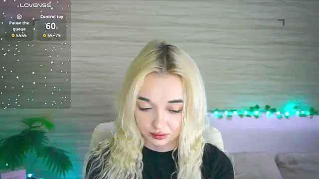 Ashley S online show from October 28, 11:18 pm