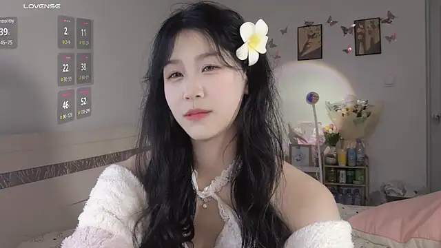 Snapshot of Luminous163 chatting on February 25, 1:17 pm Luminous163 online show from February 25, 1:17 pm