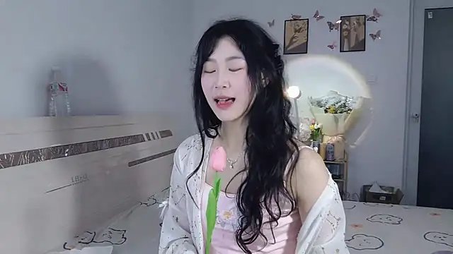 Snapshot of Luminous163 chatting on March 23, 8:59 am Luminous163 online show from March 23, 8:59 am