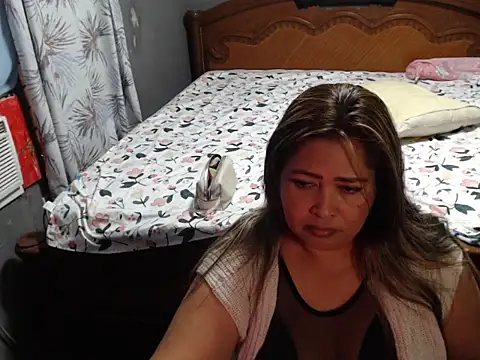 Snapshot of CANDYSWEET51 chatting on March 21, 10:17 pm CANDYSWEET51 online show from March 21, 10:17 pm