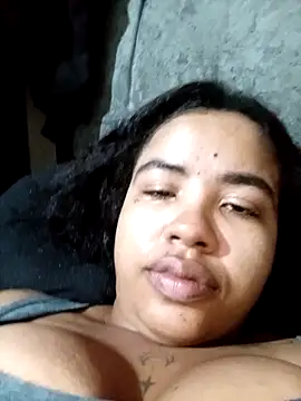 Snapshot of latetona38 chatting on December 18, 2:12 pm latetona38 online show from December 18, 2:12 pm