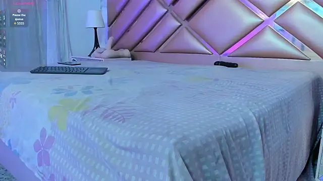 ElisabethMassey online show from March 15, 7:14 am