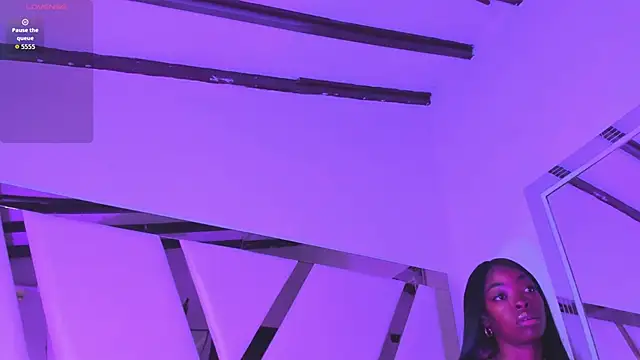 ElisabethMassey online show from April 4, 1:08 pm