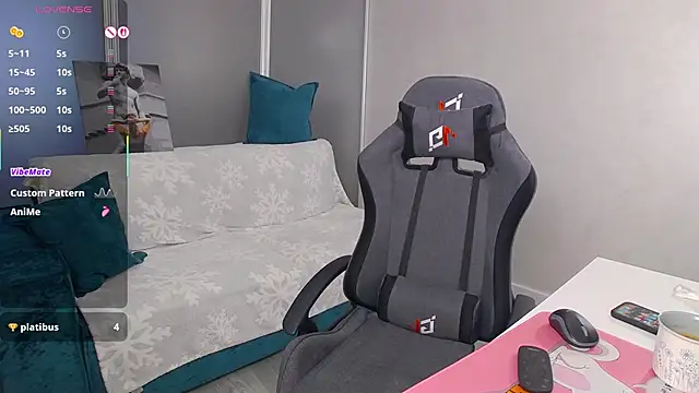 Snapshot of Sofia_Soul chatting on October 12, 1:21 pm Sofia Soul online show from October 12, 1:21 pm