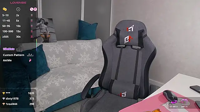 Snapshot of Sofia_Soul chatting on October 14, 7:47 pm Sofia Soul online show from October 14, 7:47 pm