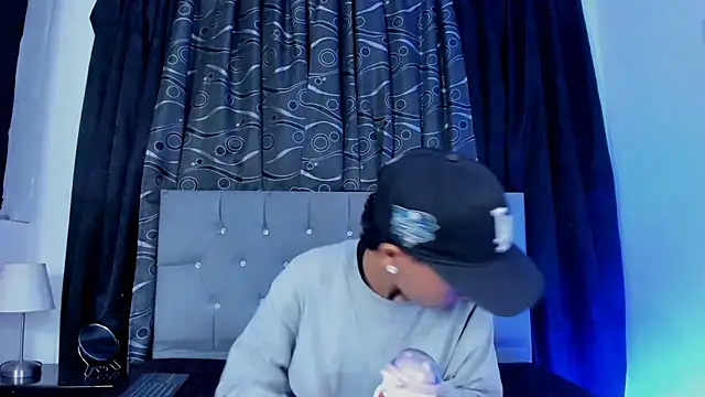 nova sex01 online show from March 19, 8:12 am