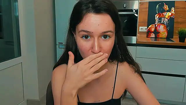 Snapshot of ameli_moon chatting on December 15, 8:04 pm ameli moon online show from December 15, 8:04 pm