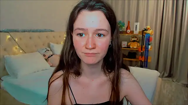 Snapshot of ameli_moon chatting on December 20, 2:38 pm ameli moon online show from December 20, 2:38 pm