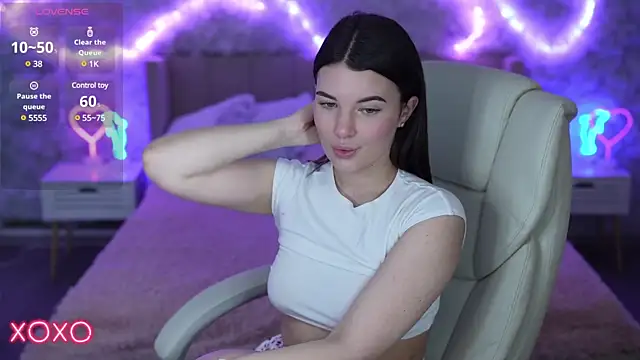 YourLolaBunny online show from March 22, 2:05 am