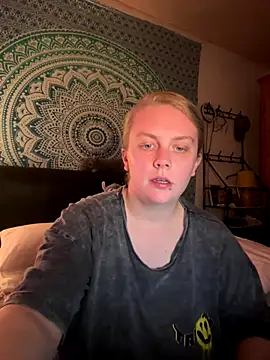 Snapshot of Vixen_Mistress_Ali chatting on November 9, 8:51 pm Vixen Mistress Ali online show from November 9, 8:51 pm