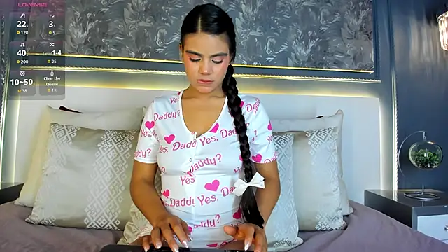 Snapshot of IvyEllis chatting on November 2, 11:34 am IvyEllis online show from November 2, 11:34 am