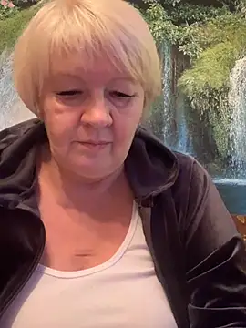Snapshot of Laura_Millf chatting on December 30, 5:34 pm Laura Millf online show from December 30, 5:34 pm
