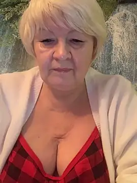 Snapshot of Laura_Millf chatting on December 31, 6:57 pm Laura Millf online show from December 31, 6:57 pm