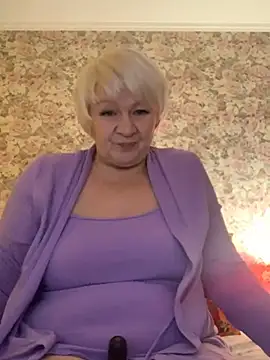 Snapshot of Laura_Millf chatting on January 9, 7:50 pm Laura Millf online show from January 9, 7:50 pm