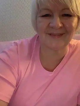 Snapshot of Laura_Millf chatting on January 15, 5:05 pm Laura Millf online show from January 15, 5:05 pm