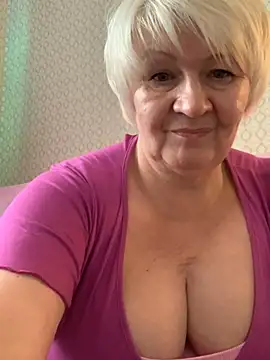 Snapshot of Laura_Millf chatting on January 16, 10:10 am Laura Millf online show from January 16, 10:10 am