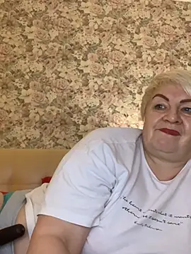 Snapshot of Laura_Millf chatting on January 23, 7:29 pm Laura Millf online show from January 23, 7:29 pm